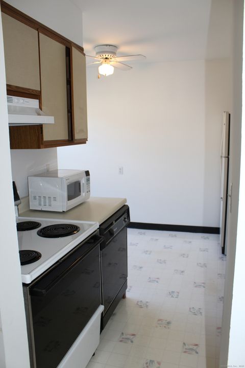 Tiny photo for 39 Woodway Road #APT C7, Stamford, CT 06907 (MLS # 24149320)