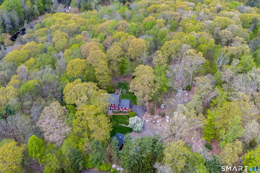 Photo of 25 Madison Hollow, Killingworth, CT 06419 (MLS # 24174328)