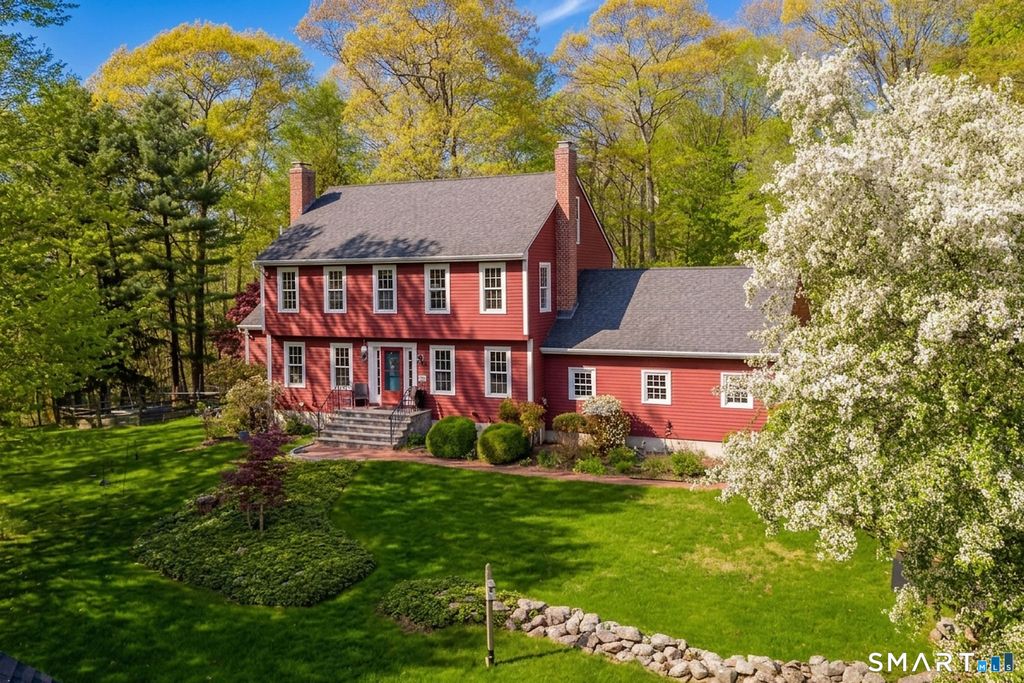 Photo of 25 Madison Hollow, Killingworth, CT 06419 (MLS # 24174328)