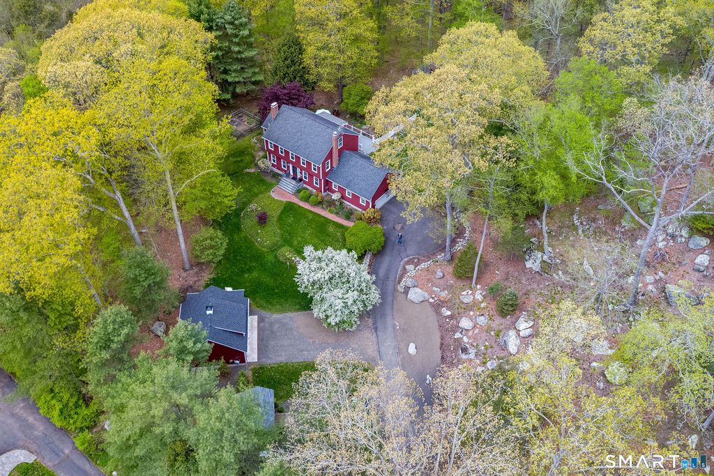 Photo of 25 Madison Hollow, Killingworth, CT 06419 (MLS # 24174328)