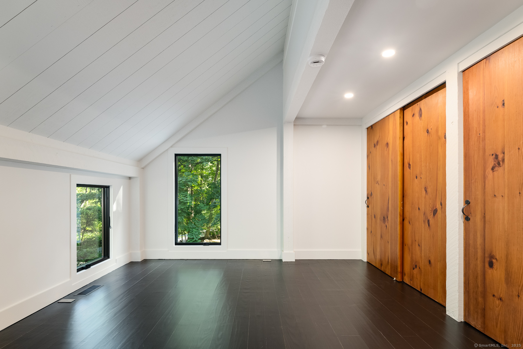 Greenwich, Connecticut 06830, United States, 3 Bedrooms Bedrooms, ,4 BathroomsBathrooms,Residential,Active,203813