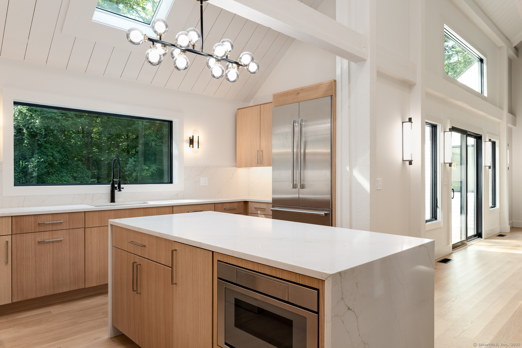 Greenwich, Connecticut 06830, United States, 3 Bedrooms Bedrooms, ,4 BathroomsBathrooms,Residential,Active,203813