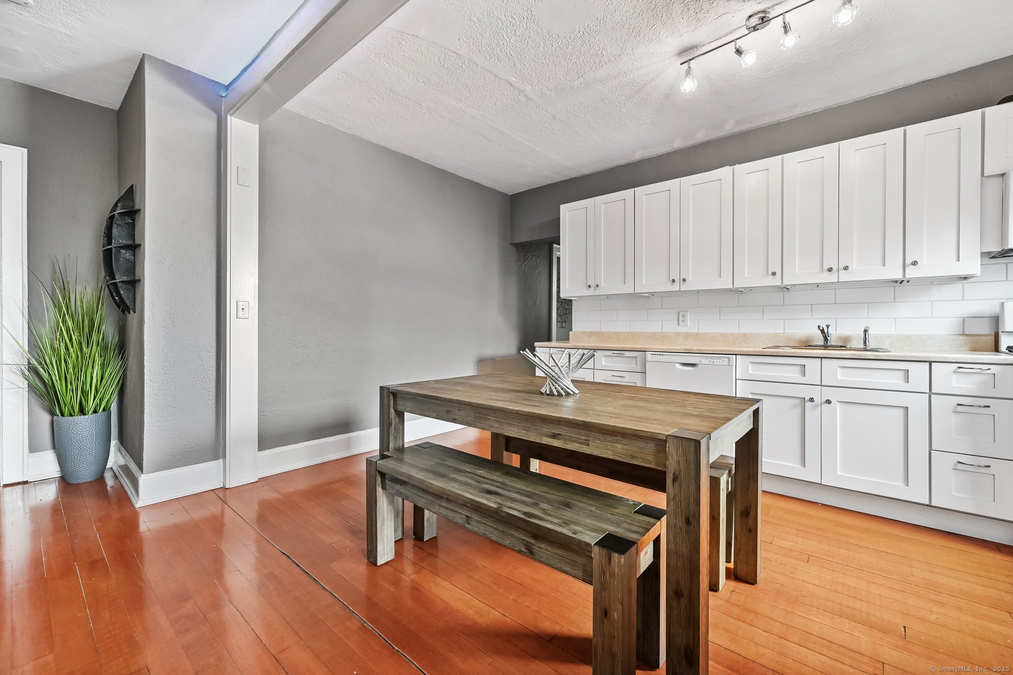 Greenwich, Connecticut 06830, United States, 3 Bedrooms Bedrooms, ,1 BathroomBathrooms,Residential,Active,149052