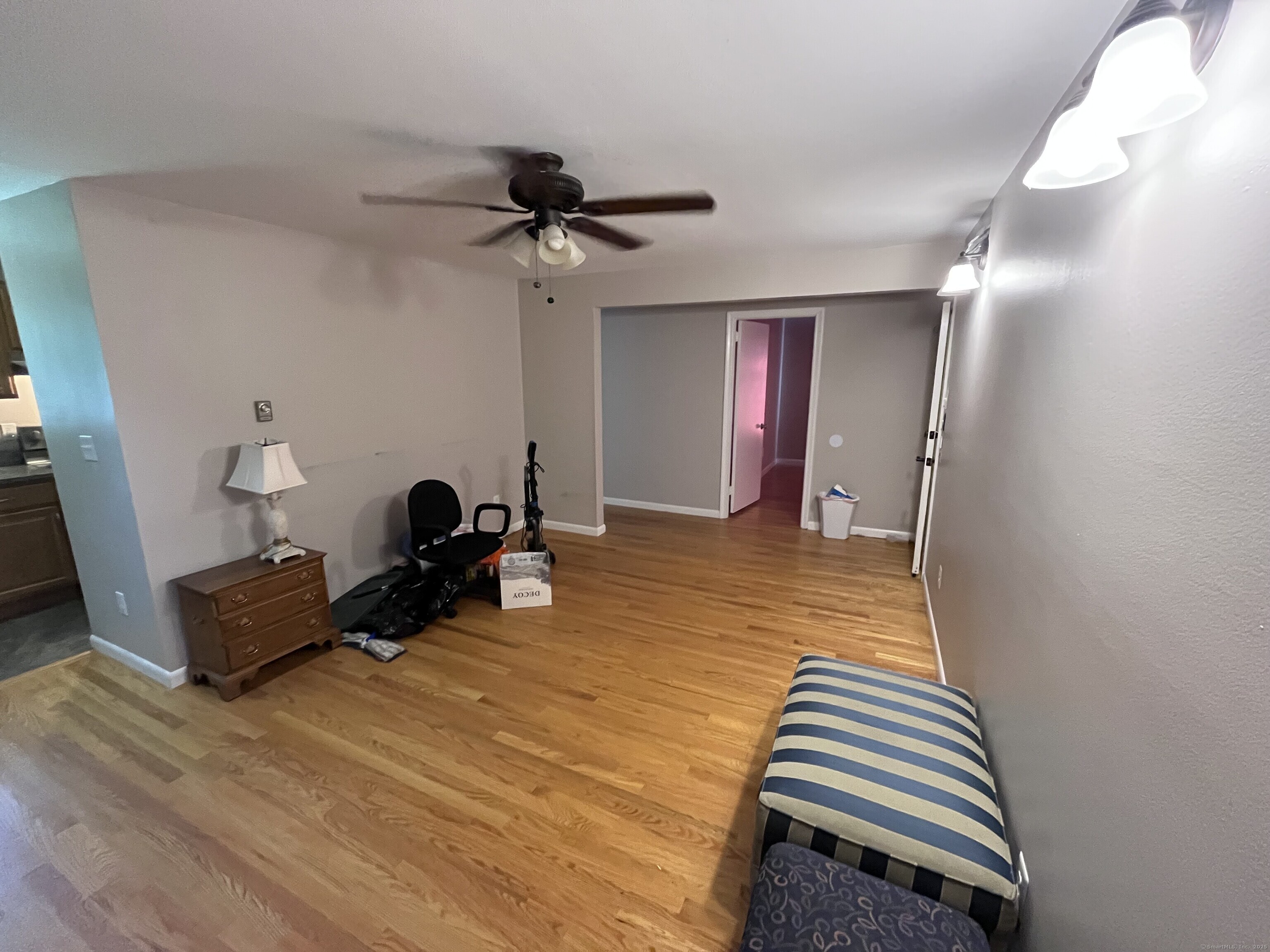 Farmington, Connecticut 06085, United States, 2 Bedrooms Bedrooms, ,1 BathroomBathrooms,Residential,Active,173083