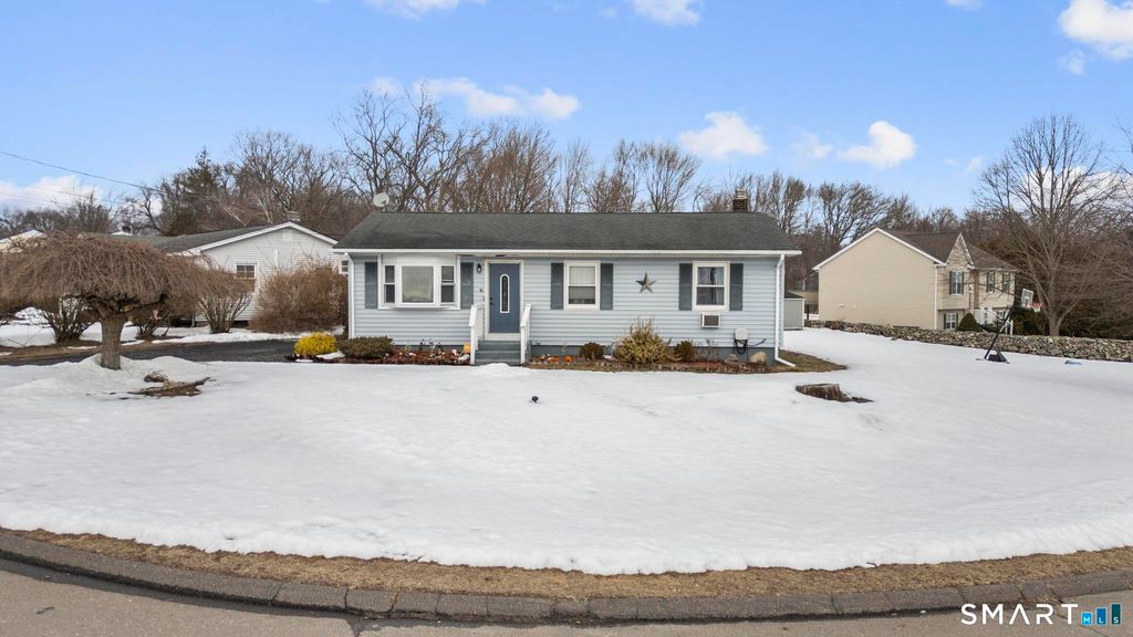 Photo of 40 Iannotti Lane, Derby, CT 06418 (MLS # 24150159)