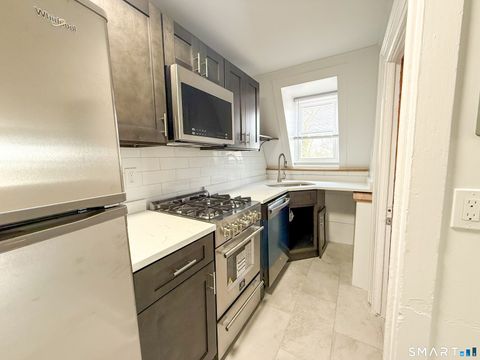 Photo of 40 Franklin Street, New London, CT 06320 (MLS # 24163407)