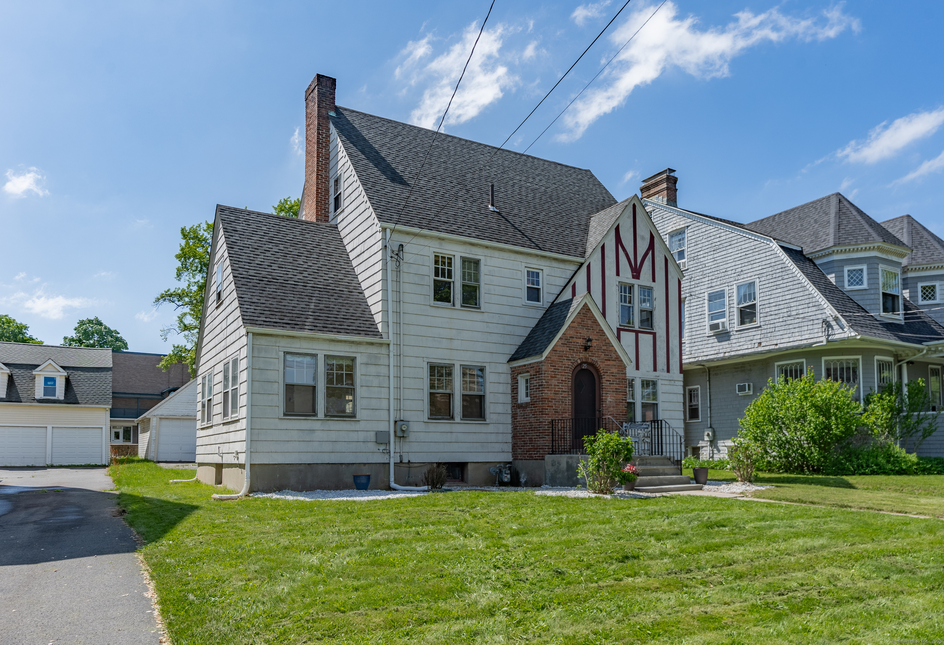 West Hartford, Connecticut 06119, United States, 4 Bedrooms Bedrooms, ,3 BathroomsBathrooms,Residential,Active,111678