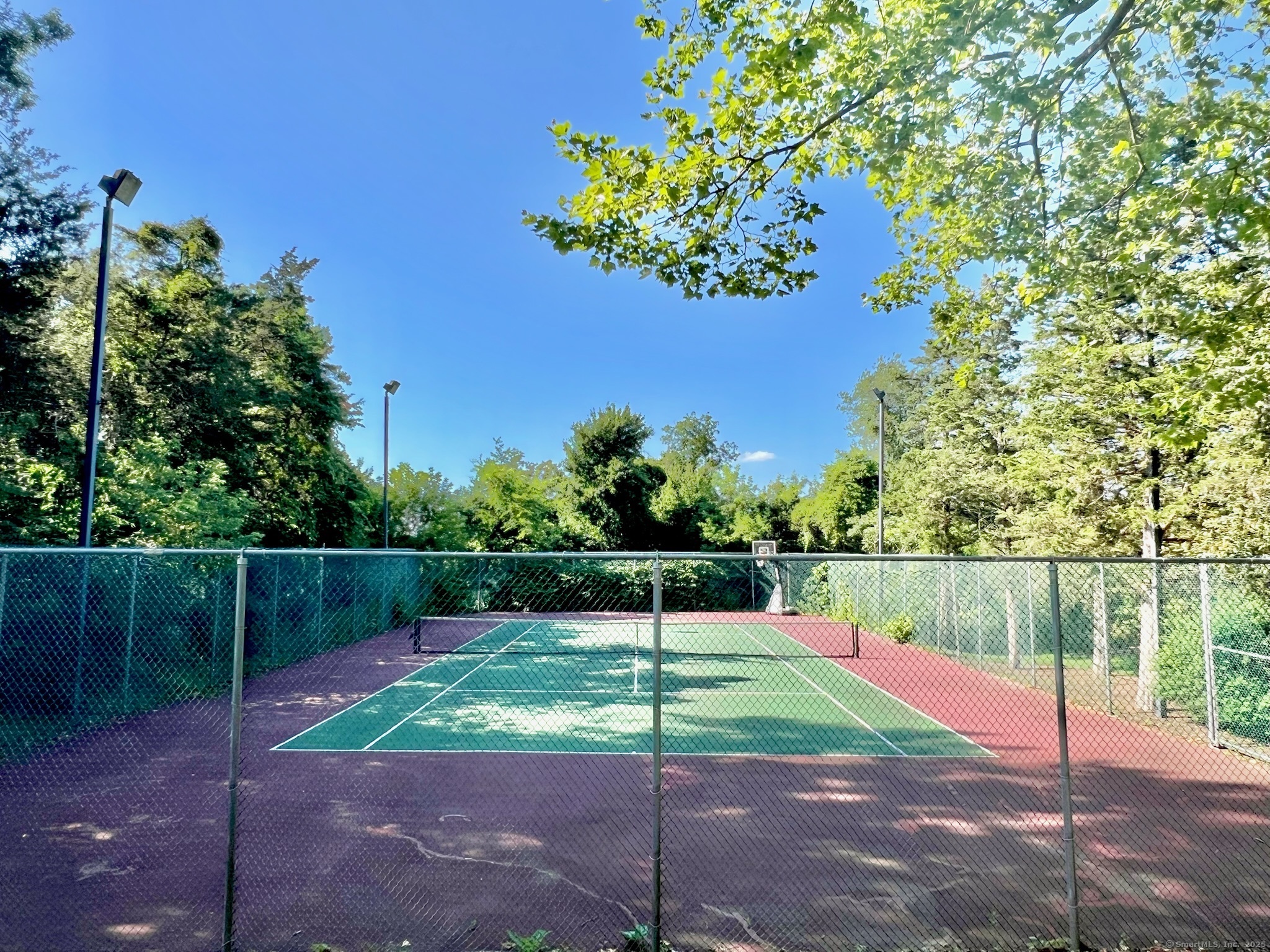 Middletown, Connecticut 06457, United States, 2 Bedrooms Bedrooms, ,2 BathroomsBathrooms,Residential,Active,159508