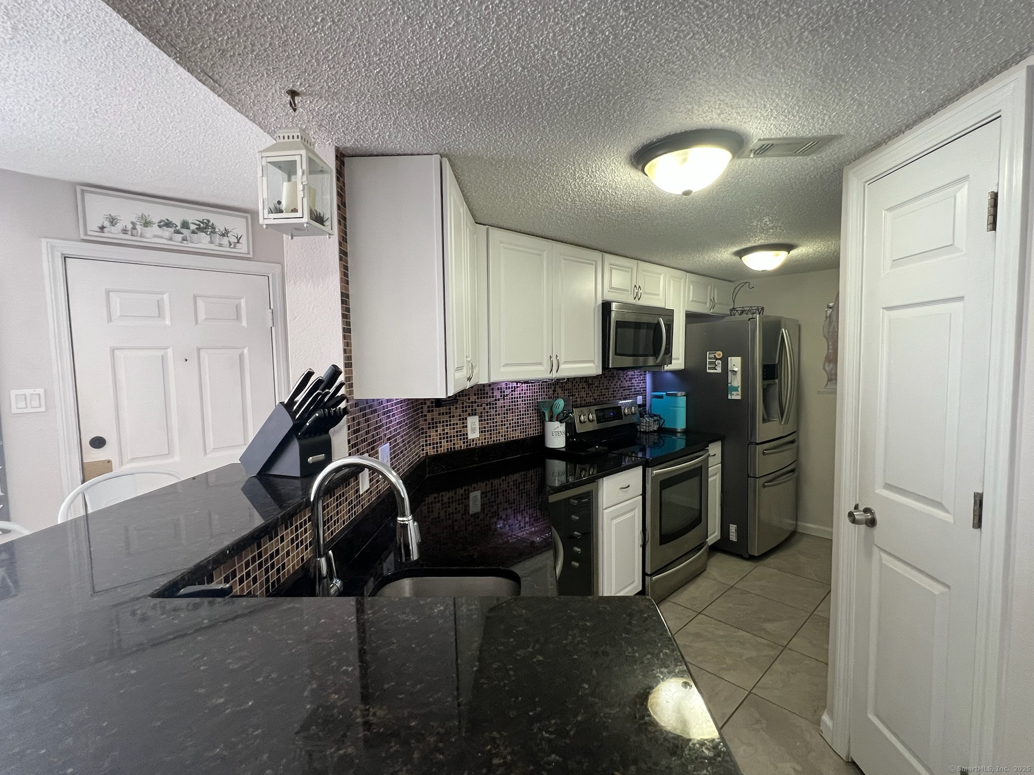 Middletown, Connecticut 06457, United States, 2 Bedrooms Bedrooms, ,2 BathroomsBathrooms,Residential,Active,159508