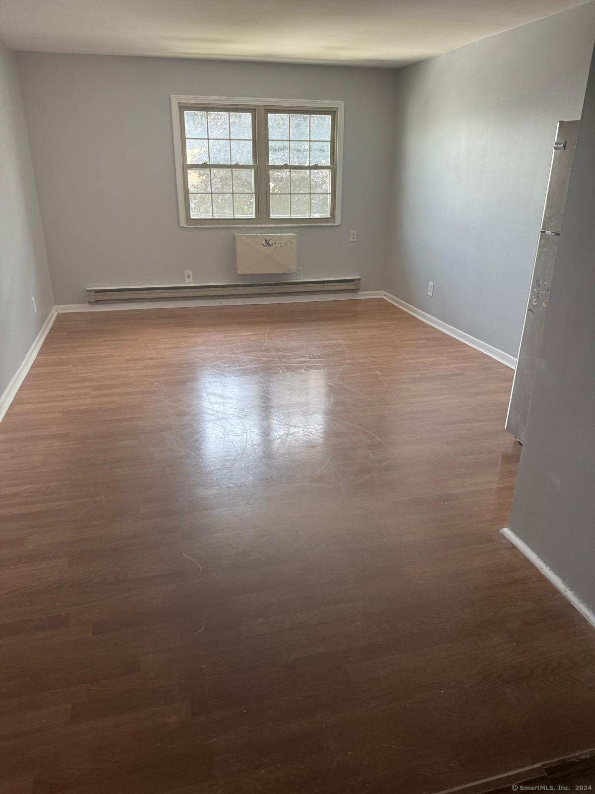 Rental Property at Oak Street 18, Bridgeport, Connecticut - Bedrooms: 1 
Bathrooms: 1 
Rooms: 4  - $1,725 MO.