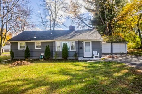 Photo of 15 Kelsey Place, Bloomfield, CT 06002 (MLS # 24135815)