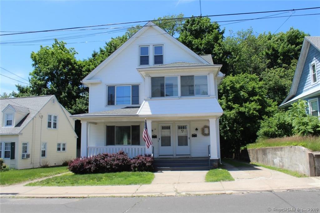 Westfield Avenue, Ansonia, Connecticut - 2 Bedrooms  
1 Bathrooms  
5 Rooms - 