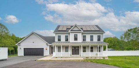 917 North Grand Street Suffield CT 06093