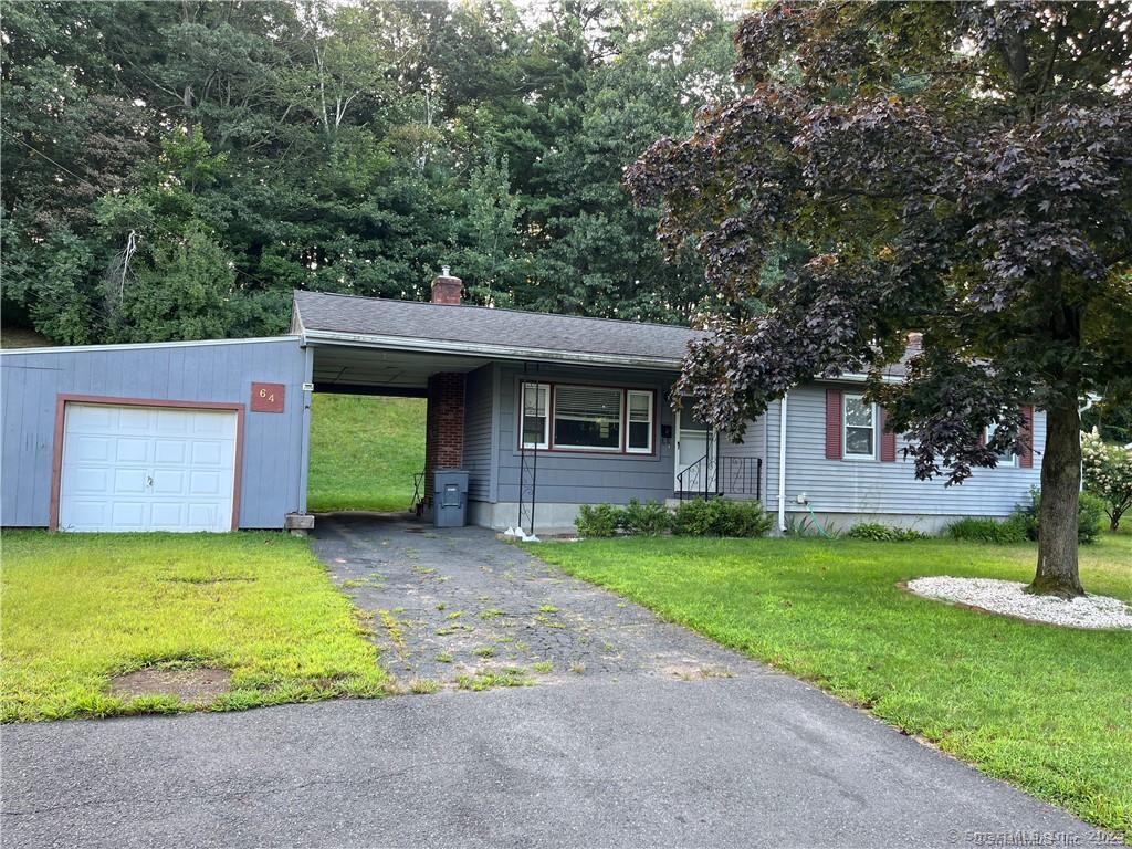 Cornell Drive, Enfield, Connecticut - 3 Bedrooms  
1 Bathrooms  
5 Rooms - 