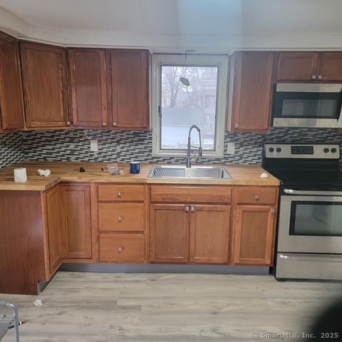 MLS: 24081868