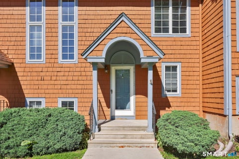 Condo For Sale - 8 Julia Court #8<br/> Hartford County, East Windsor, CT 06016