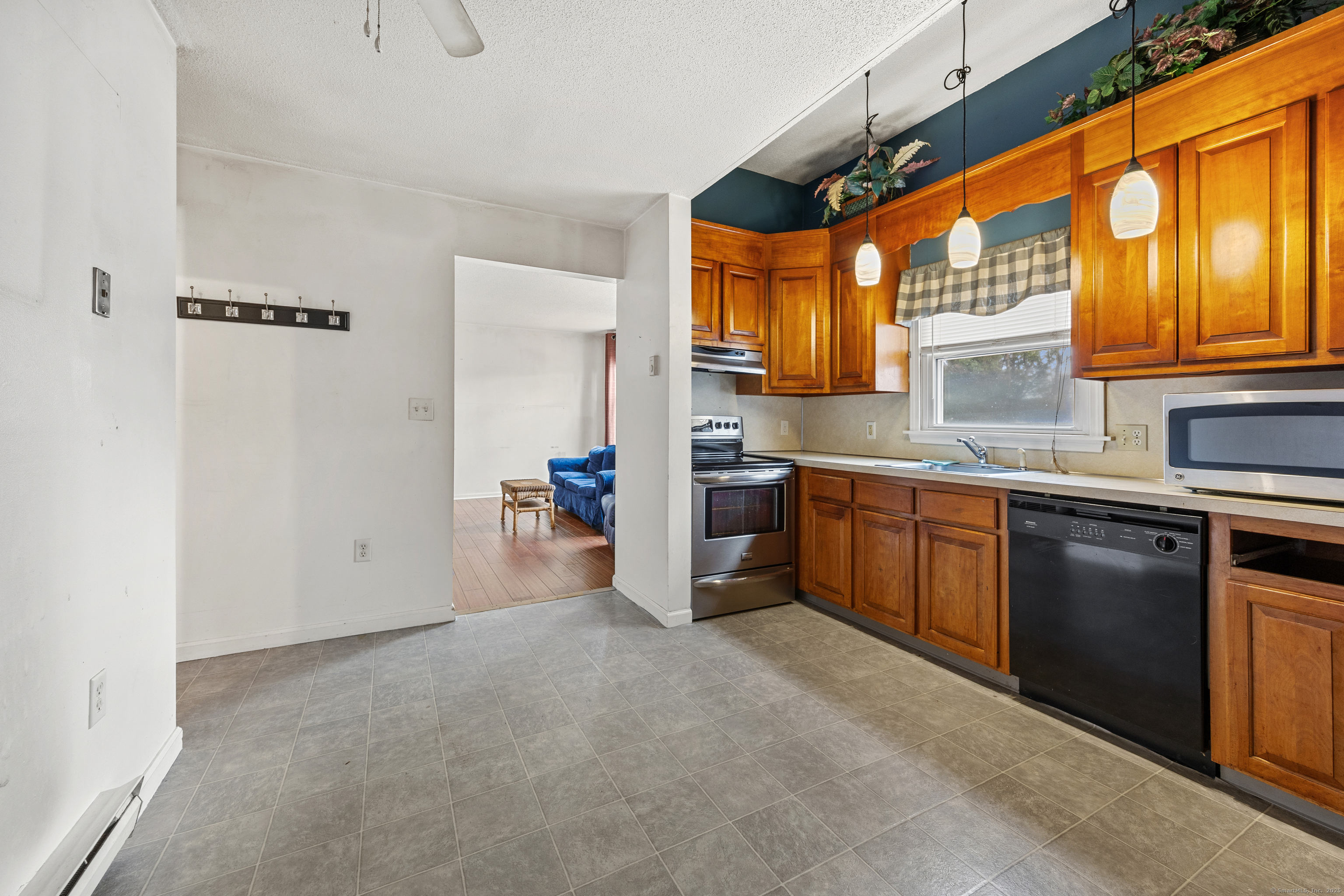 52 Irving Street #APT 2, Bristol, Connecticut image 9