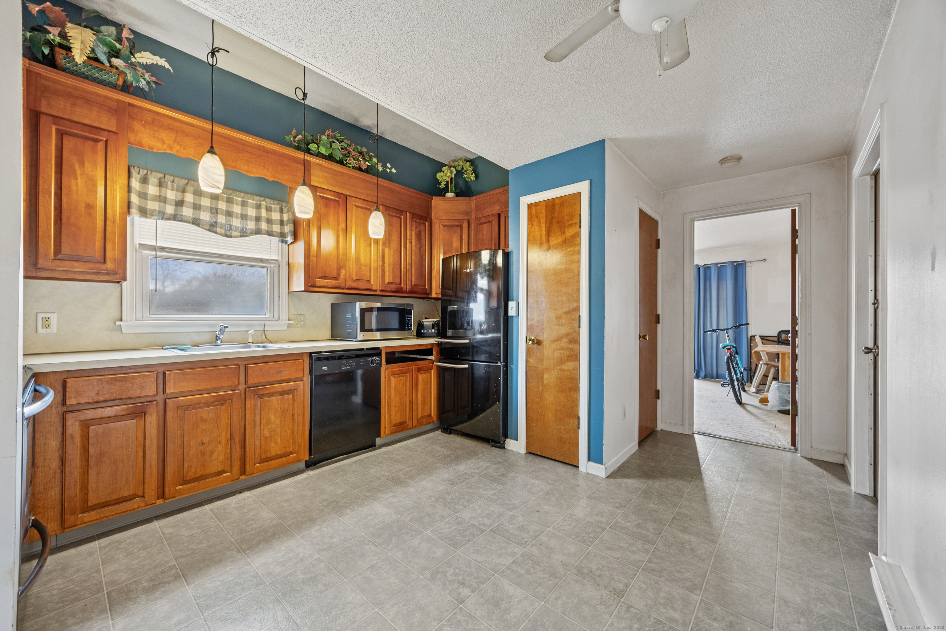 52 Irving Street #APT 2, Bristol, Connecticut image 8