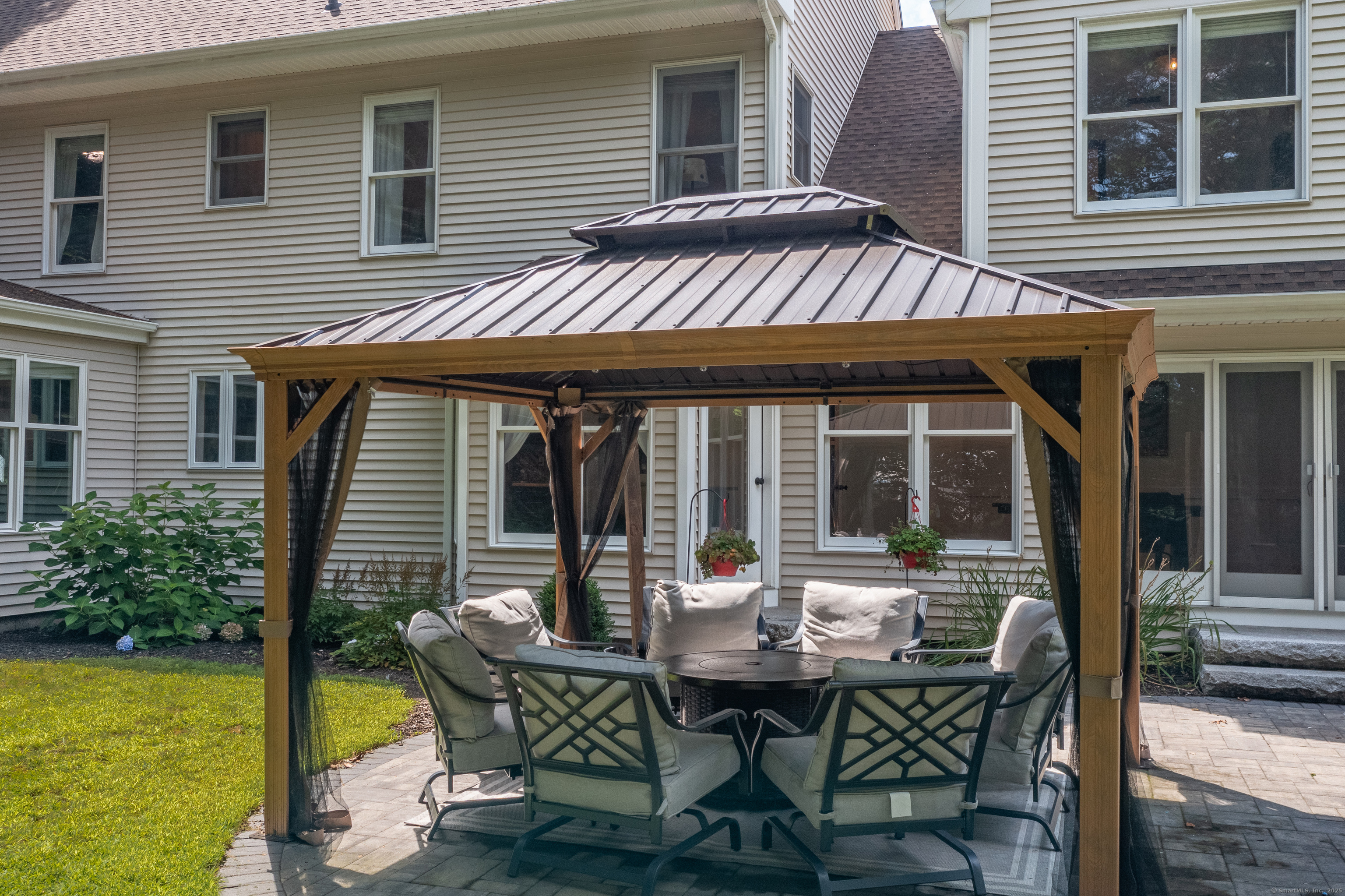 Tolland, Connecticut 06084, United States, 4 Bedrooms Bedrooms, ,3 BathroomsBathrooms,Residential,Coming Soon,193459