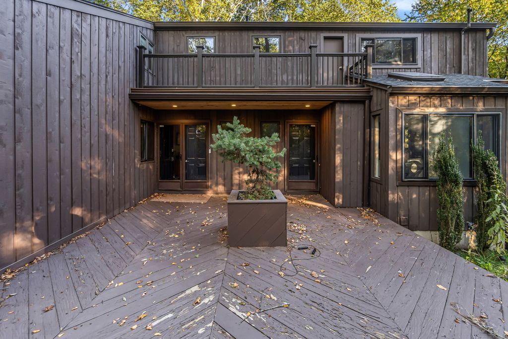 Photo of 4 Old Gate Lane, Newtown, CT 06470 (MLS # 24143201)