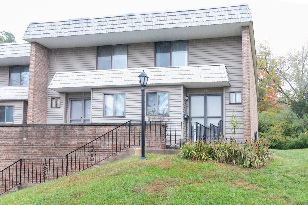 Photo of 2 Briar Court #2, Cromwell, CT 06416 (MLS # 24134189)