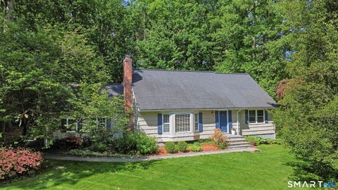 Homes For Sale - 5 Lawton Drive<br/> Simsbury, CT 06070