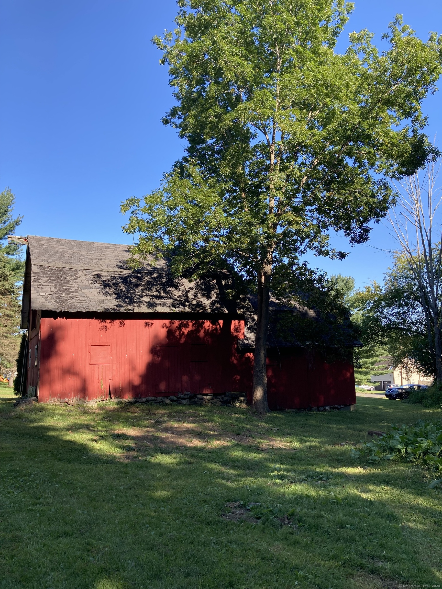 28 Pine Hollow Drive