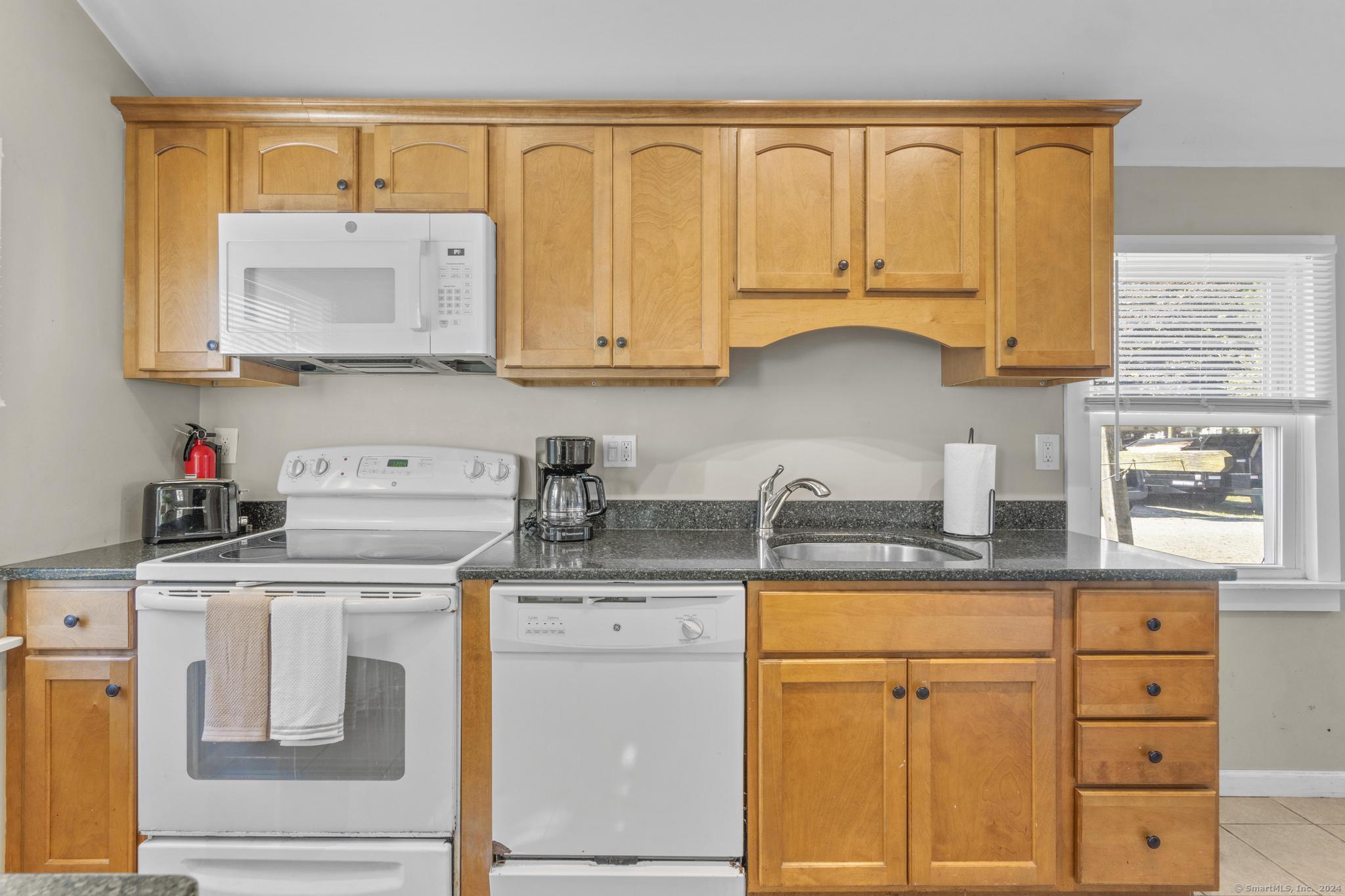 89 Hawks Nest Road, Old Lyme, Connecticut image 16