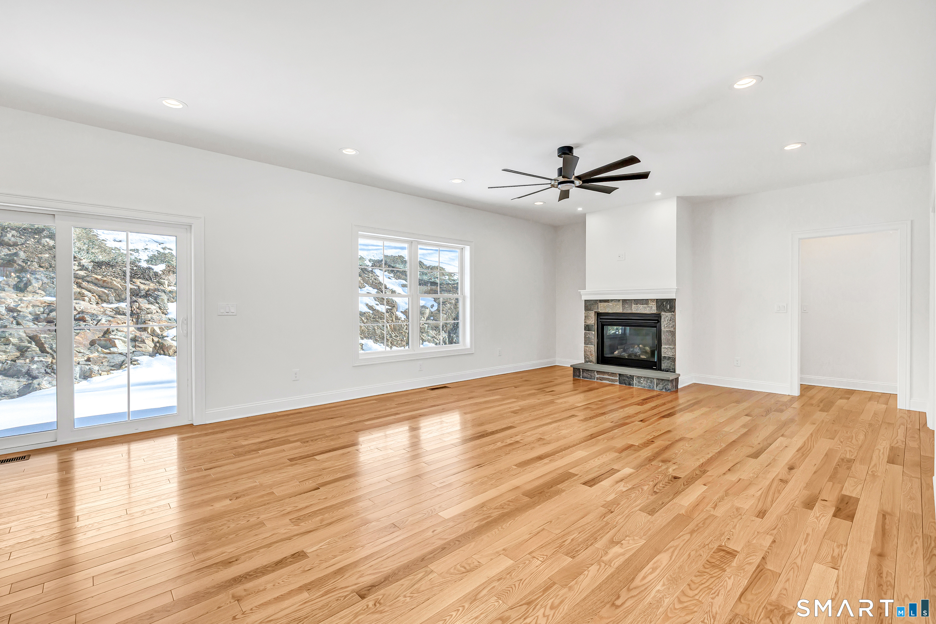 15 Hunting Ridge Road