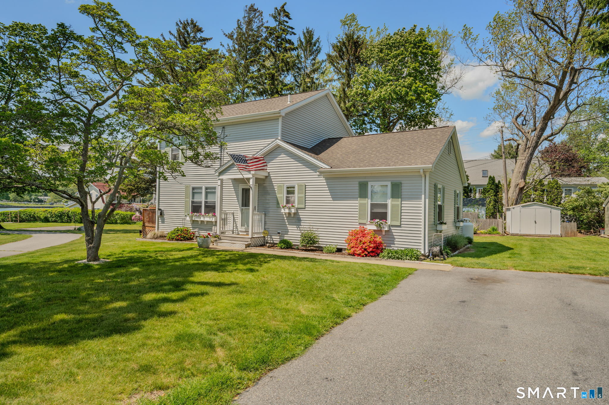 212-R Shore Road