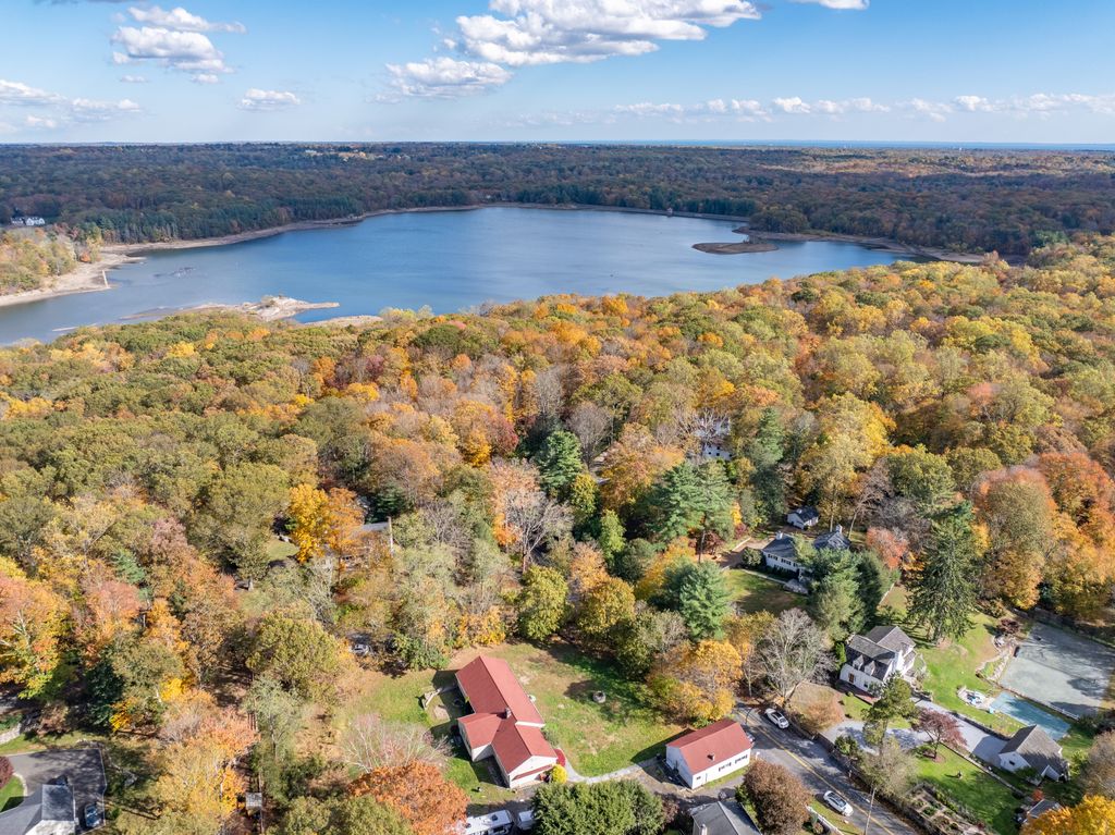 Photo of 78 Trinity Pass, Stamford, CT 06903 (MLS # 24139865)