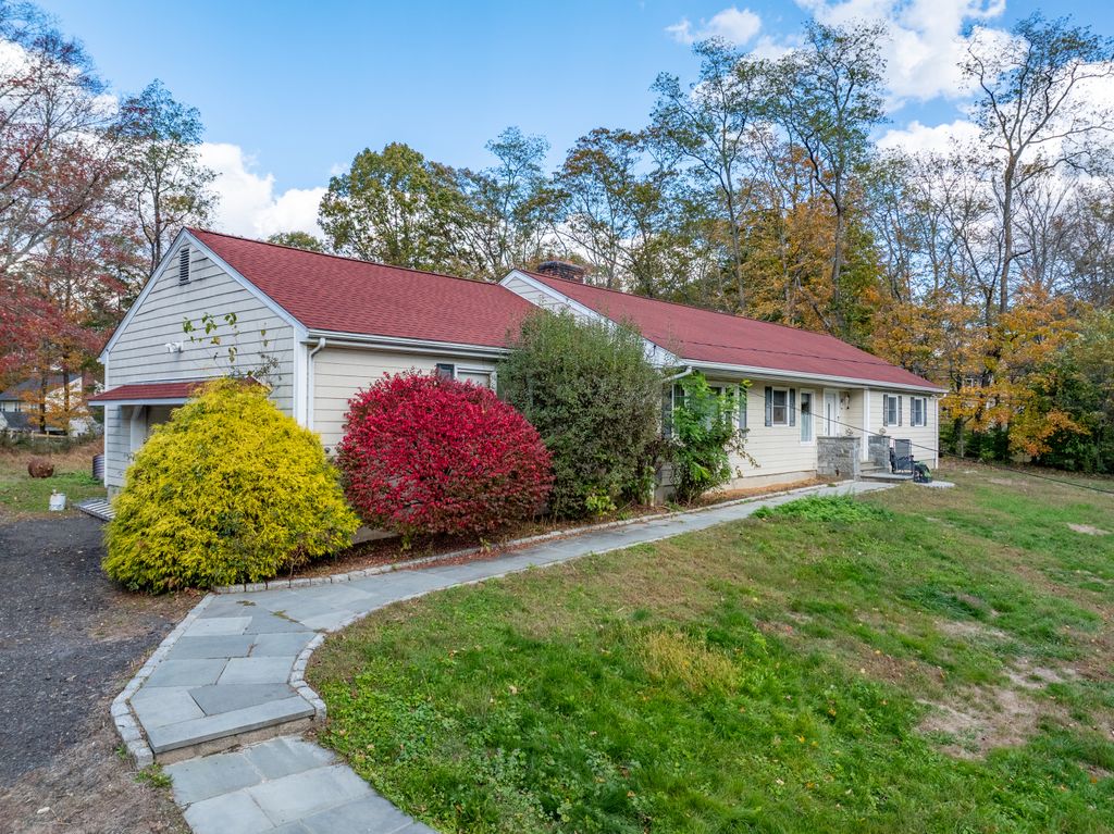 Photo of 78 Trinity Pass, Stamford, CT 06903 (MLS # 24139865)