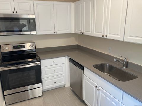 167 Heritage Hill Road APT D New Canaan CT 06840