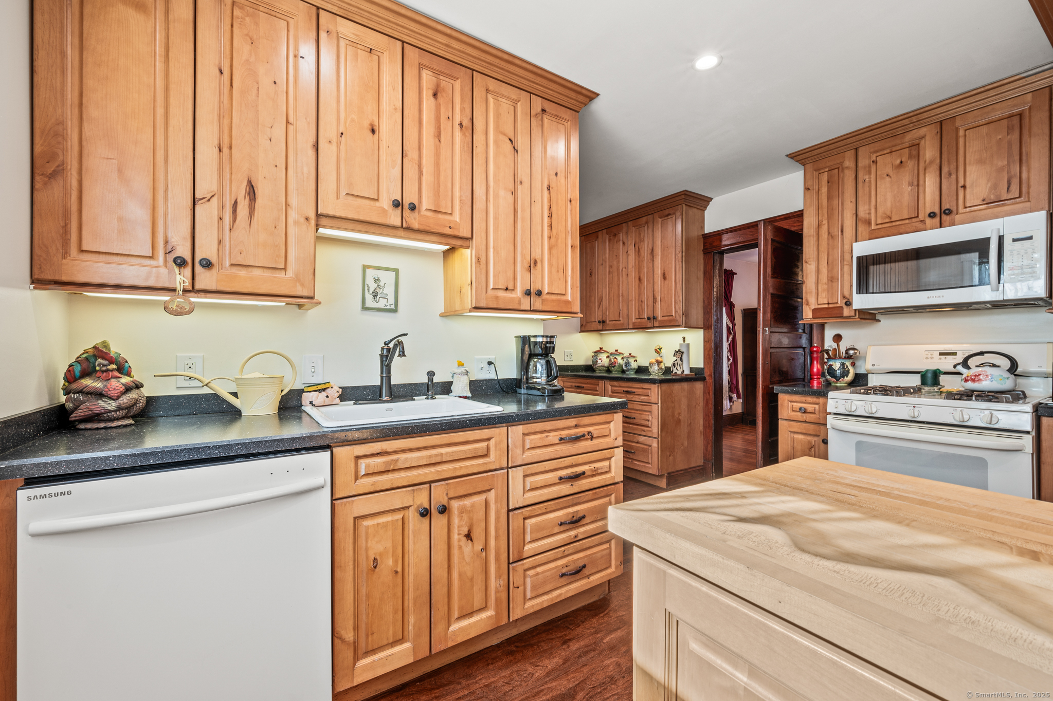 19 Frederick Street, Watertown, Connecticut image 7