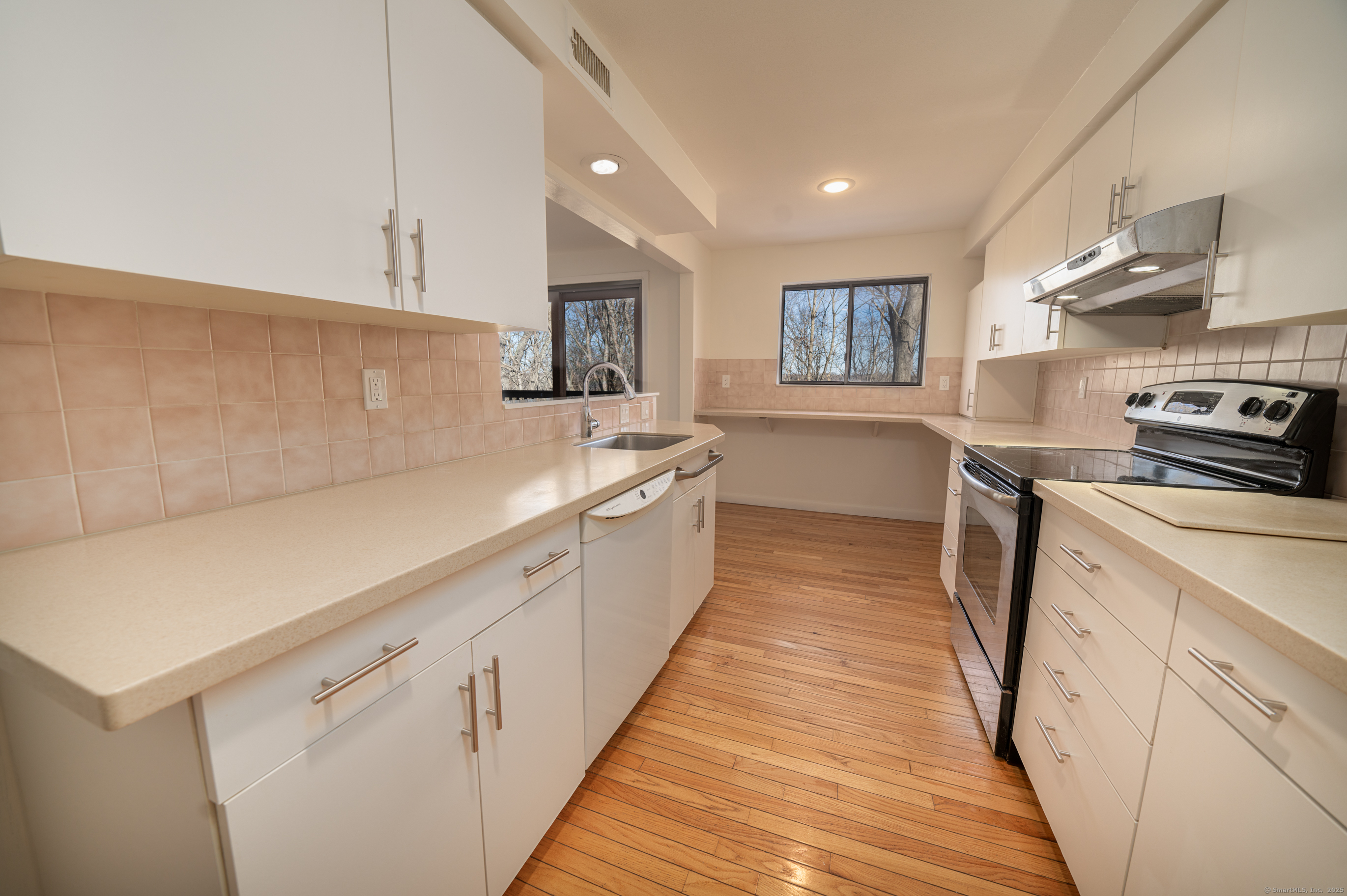 28 Harbour Village #C, Branford, Connecticut image 4