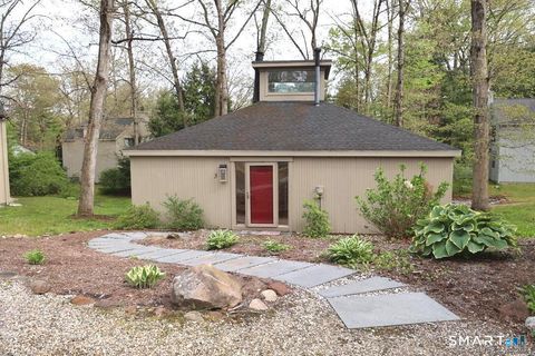 Photo of 3 Edgewood Circle #3, Avon, CT 06001 (MLS # 24165126)