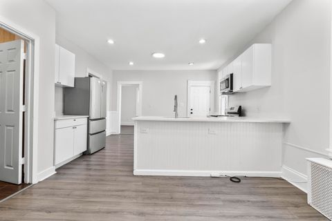 Tiny photo for 394 Gregory Street #4, Bridgeport, CT 06604 (MLS # 24143765)