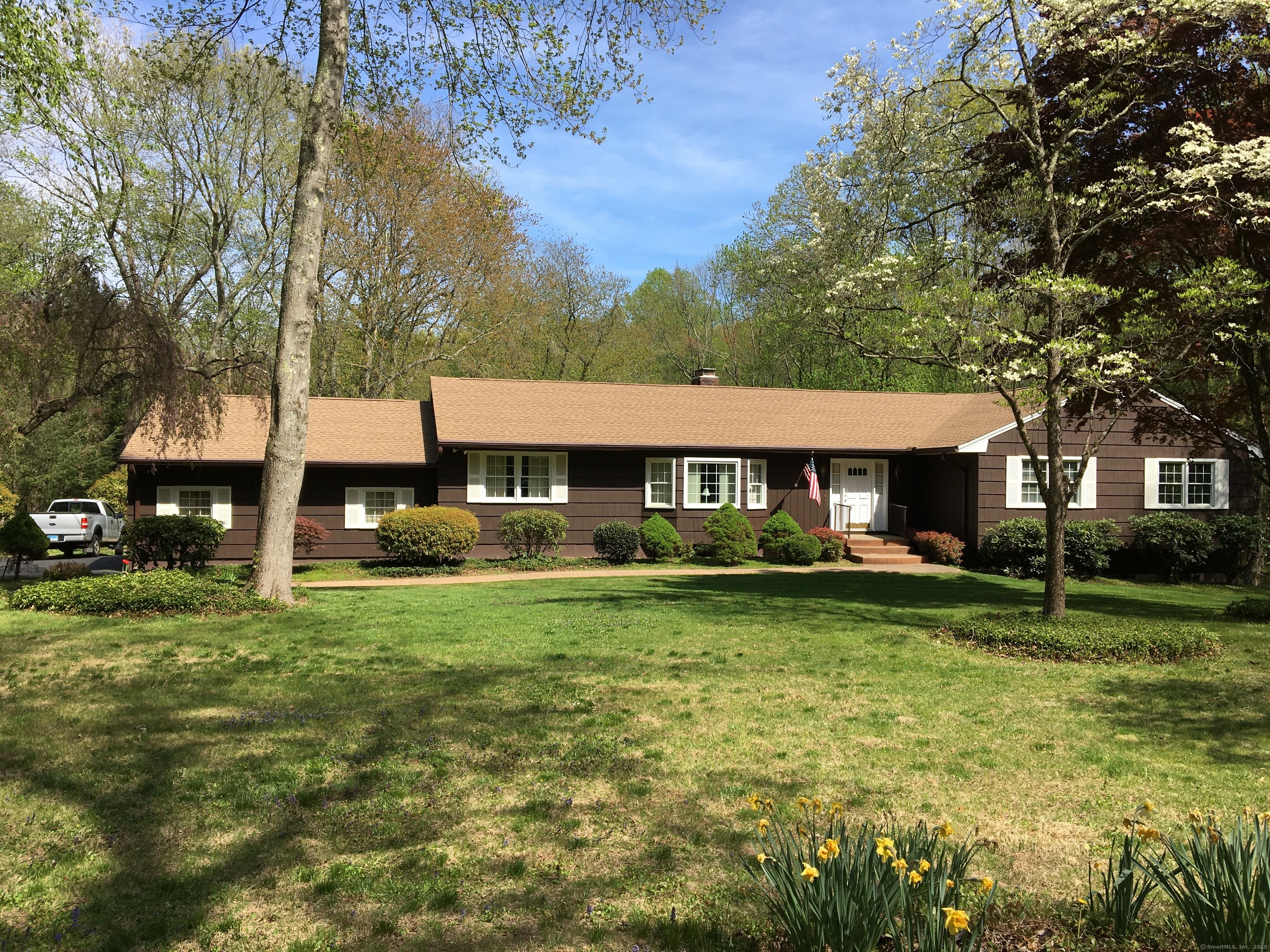 Property for Sale at Pease Road, Woodbridge, Connecticut - Bedrooms: 3 
Bathrooms: 3 
Rooms: 7  - $739,900