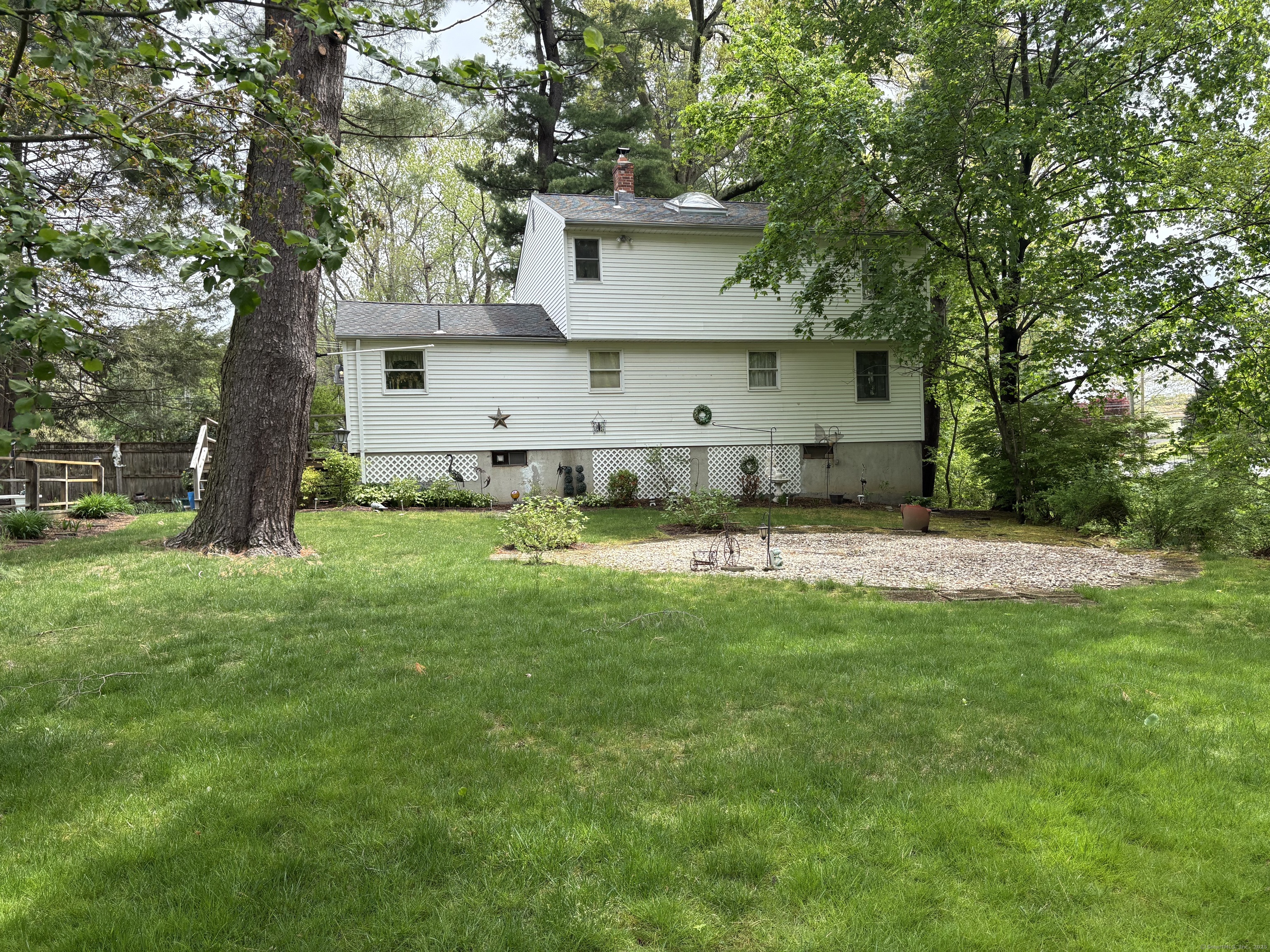 69 Shuttlemeadow Road, Plainville, Connecticut image 4
