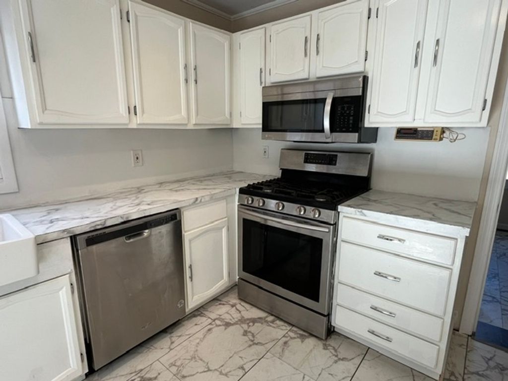 Photo of 9 Bushnell Place, Norwich, CT 06360 (MLS # 24139050)