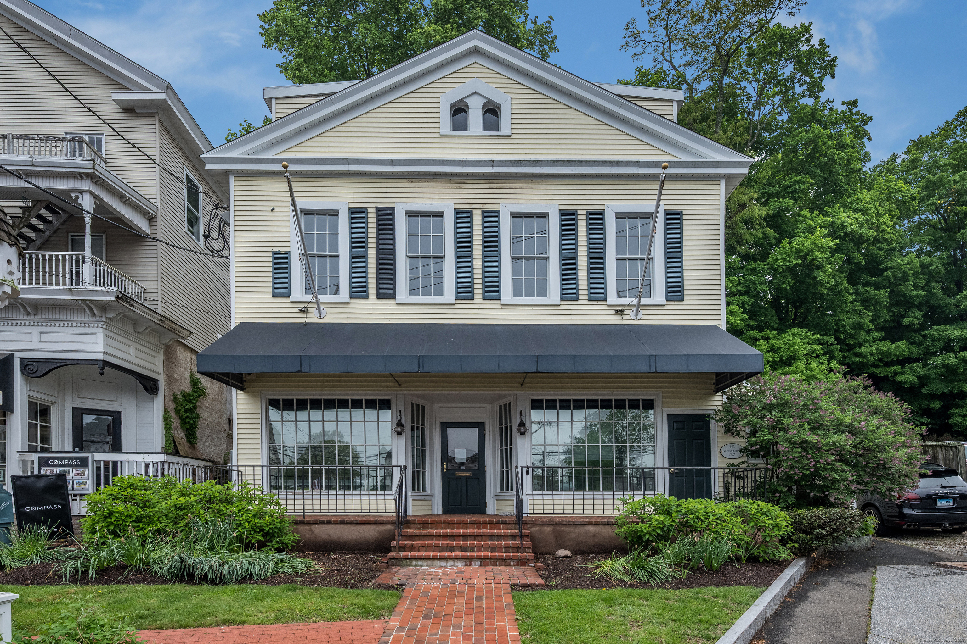 3 Essex Square