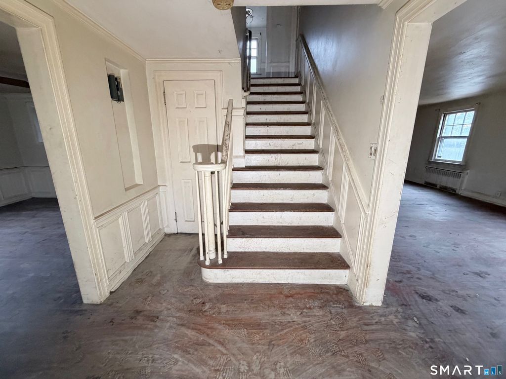 Photo of 60 Hubbard Road, Hartford, CT 06114 (MLS # 24148994)