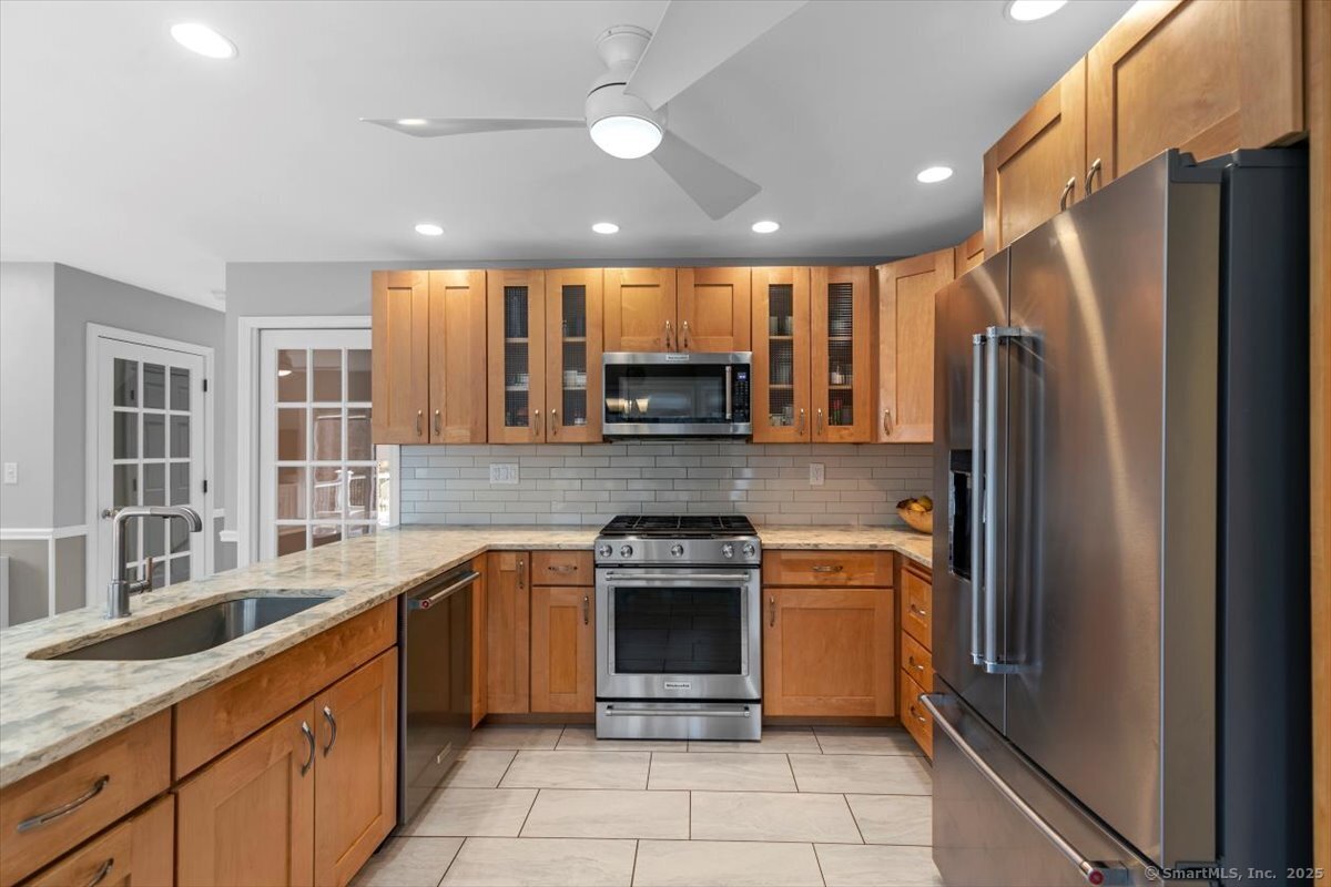 141 Meadow Ridge Lane, Guilford, Connecticut image 7