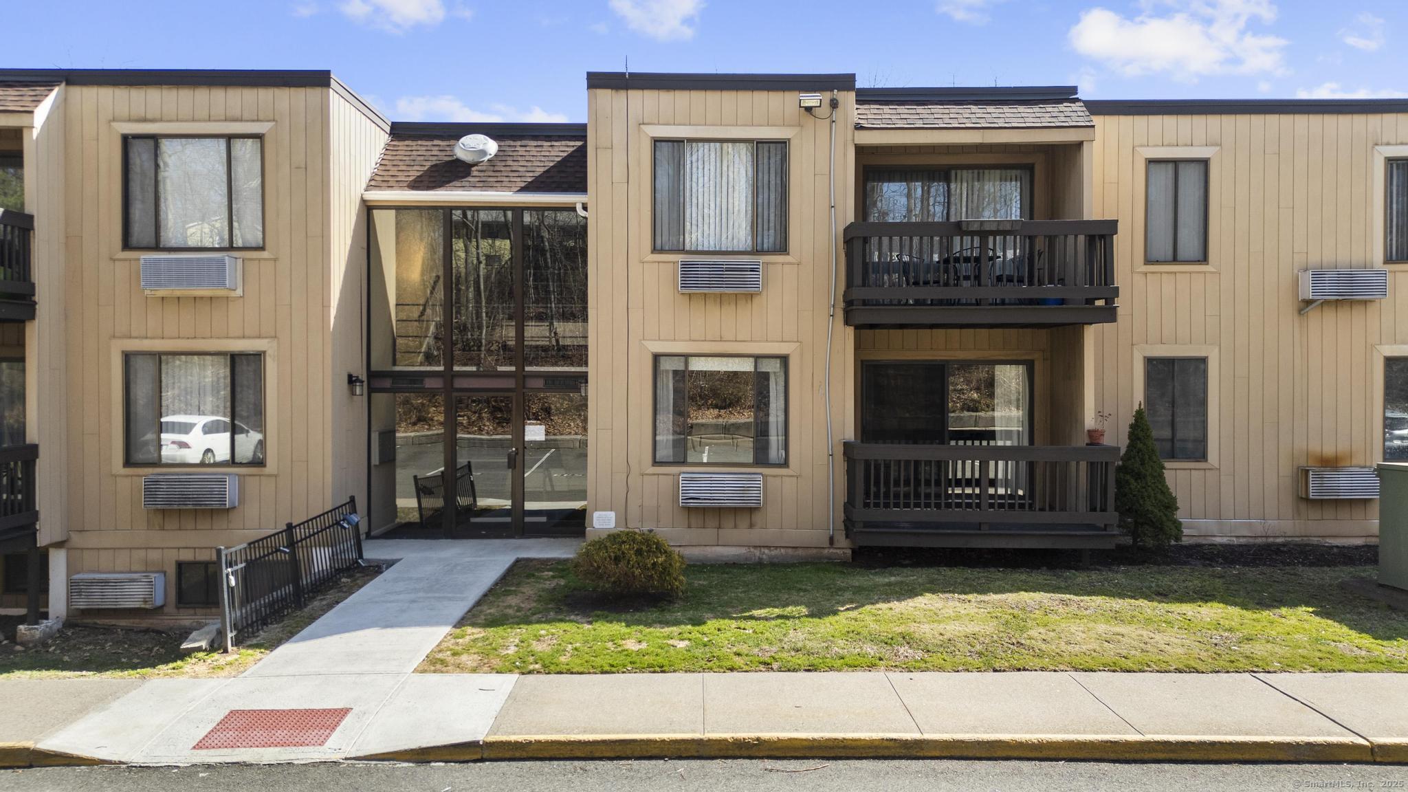 175 Mill Pond Road #223, Hamden, Connecticut image 1