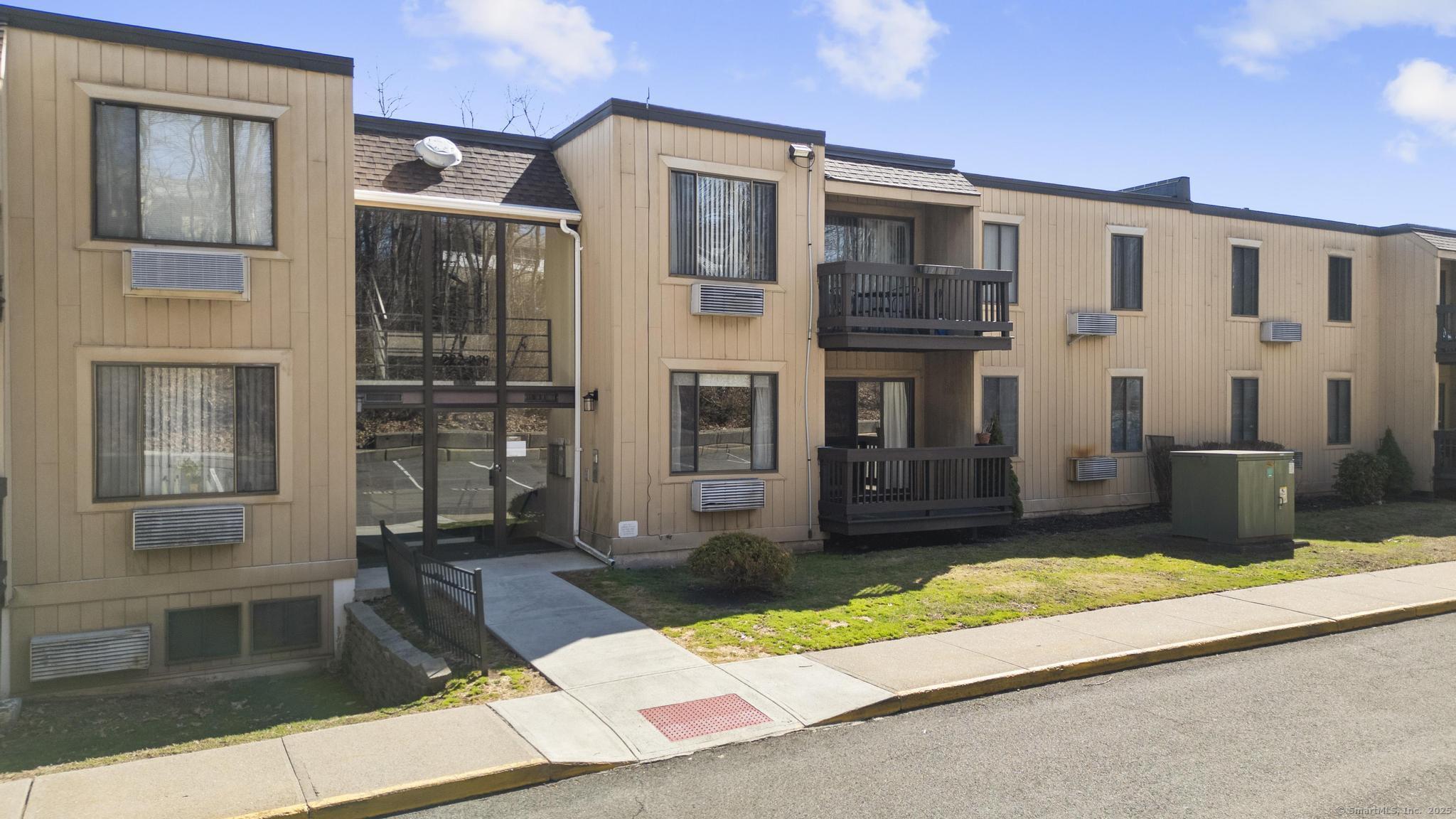 175 Mill Pond Road #223, Hamden, Connecticut image 3