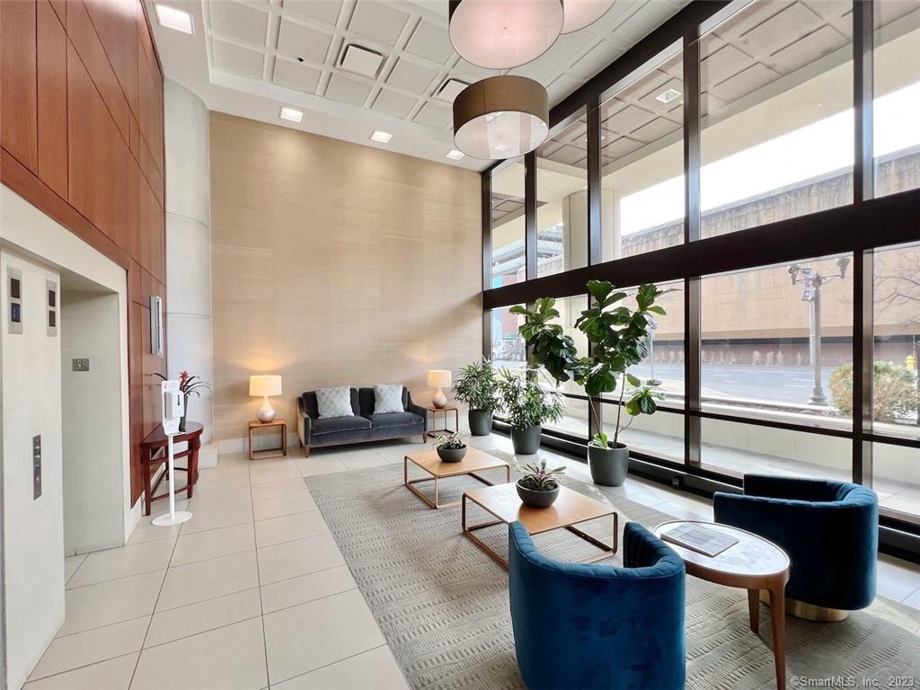 Stamford, Connecticut 06901, United States, 1 Bedroom Bedrooms, ,1 BathroomBathrooms,Residential,Pending,18339