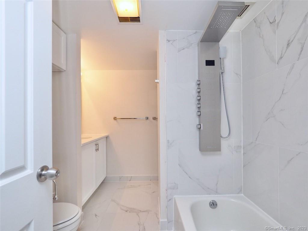 Stamford, Connecticut 06901, United States, 1 Bedroom Bedrooms, ,1 BathroomBathrooms,Residential,Pending,18339