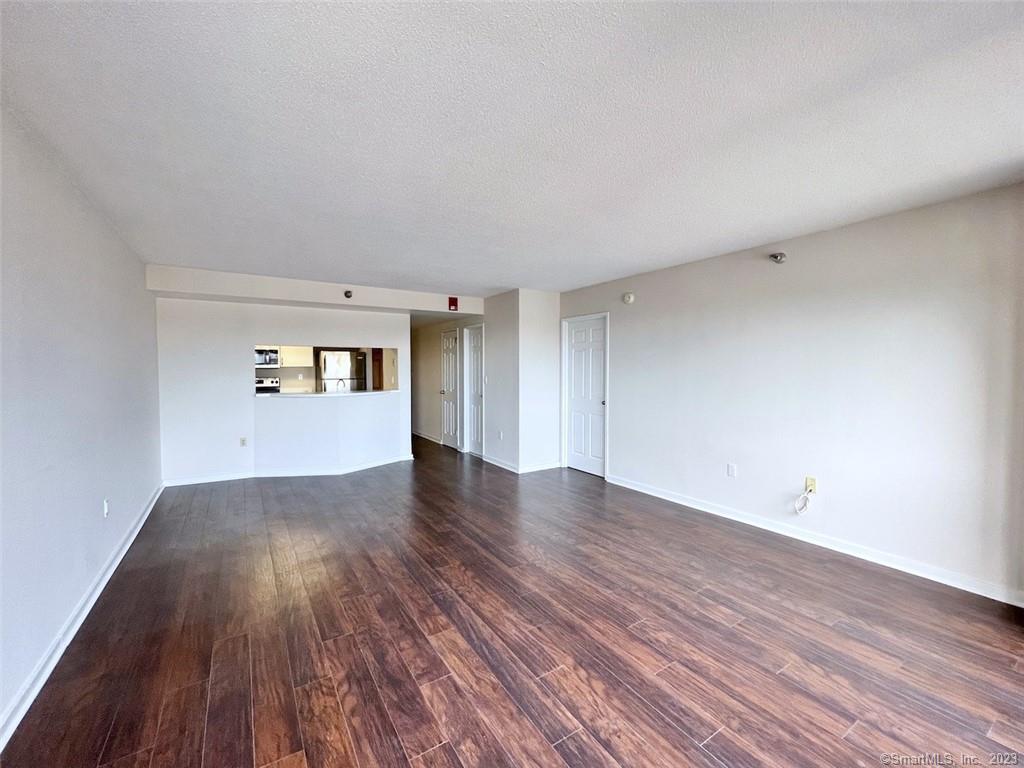 Stamford, Connecticut 06901, United States, 1 Bedroom Bedrooms, ,1 BathroomBathrooms,Residential,Pending,18339