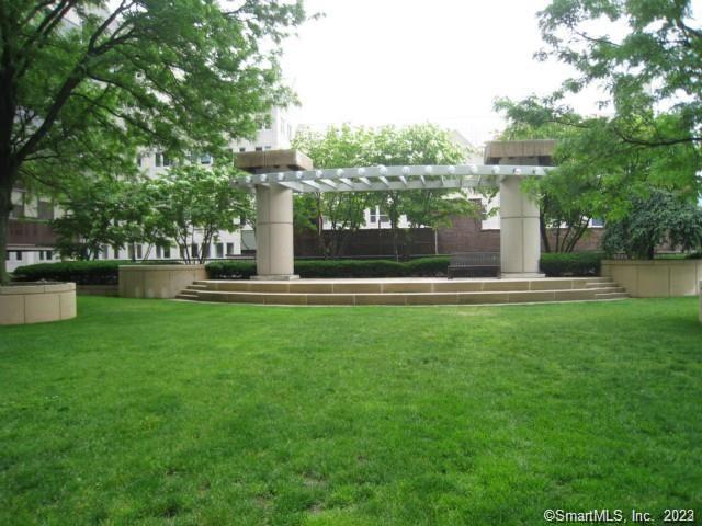 Stamford, Connecticut 06901, United States, 1 Bedroom Bedrooms, ,1 BathroomBathrooms,Residential,Pending,18339
