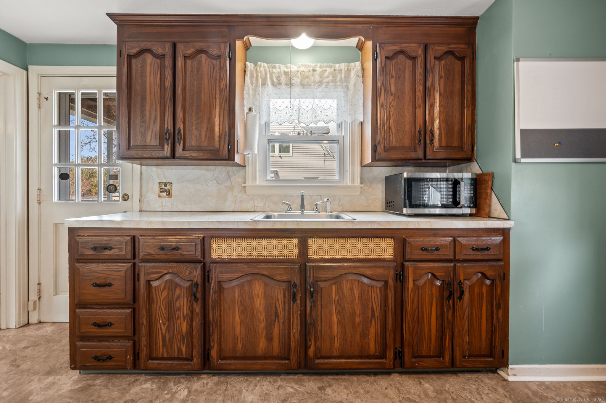 44 Victoria Road, Manchester, Connecticut image 6